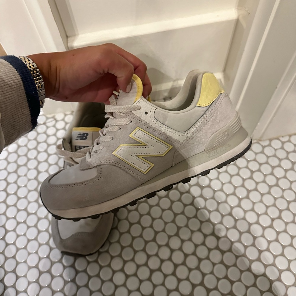 newbalance sneakers 574 size 8!